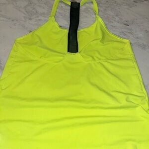 Neon lime sports top with black trip